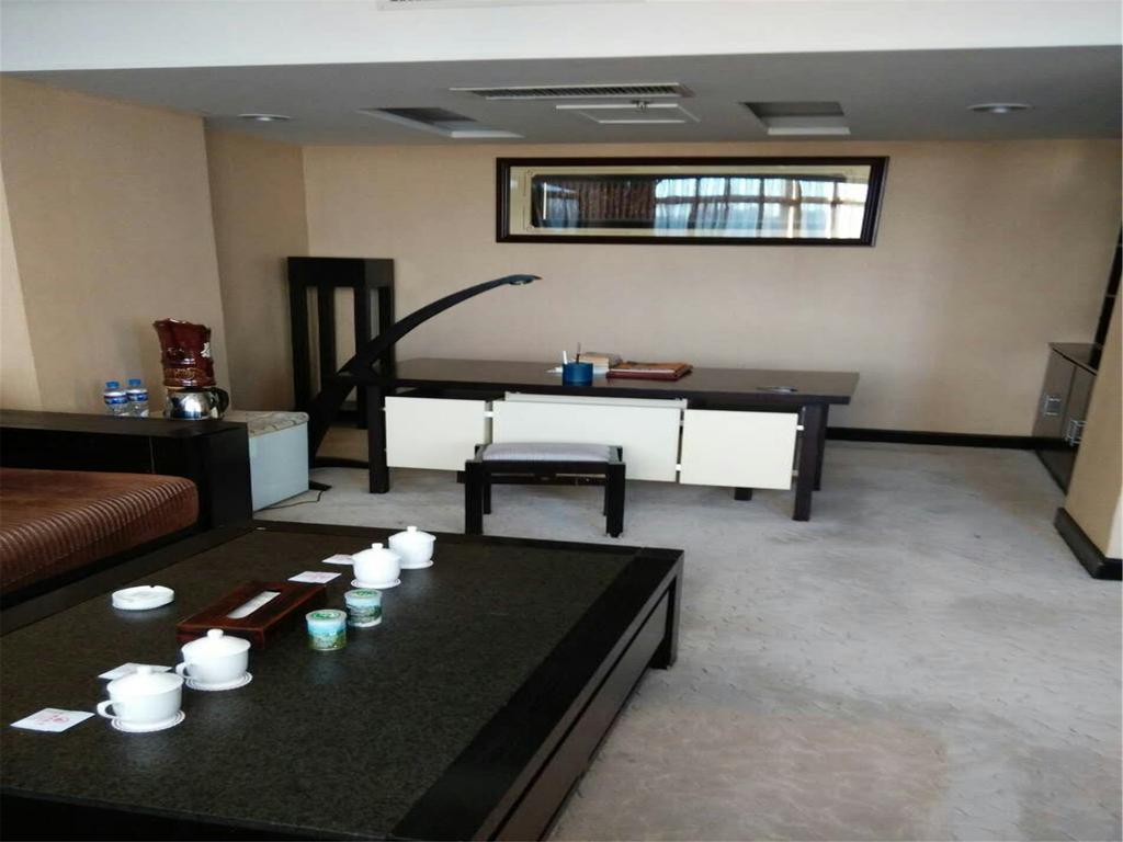 Datong Hongqi Grand Hotel Exterior foto