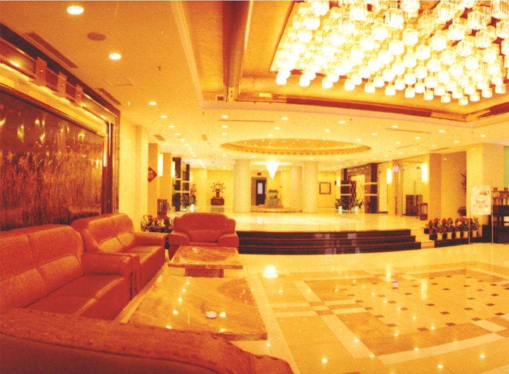 Datong Hongqi Grand Hotel Exterior foto
