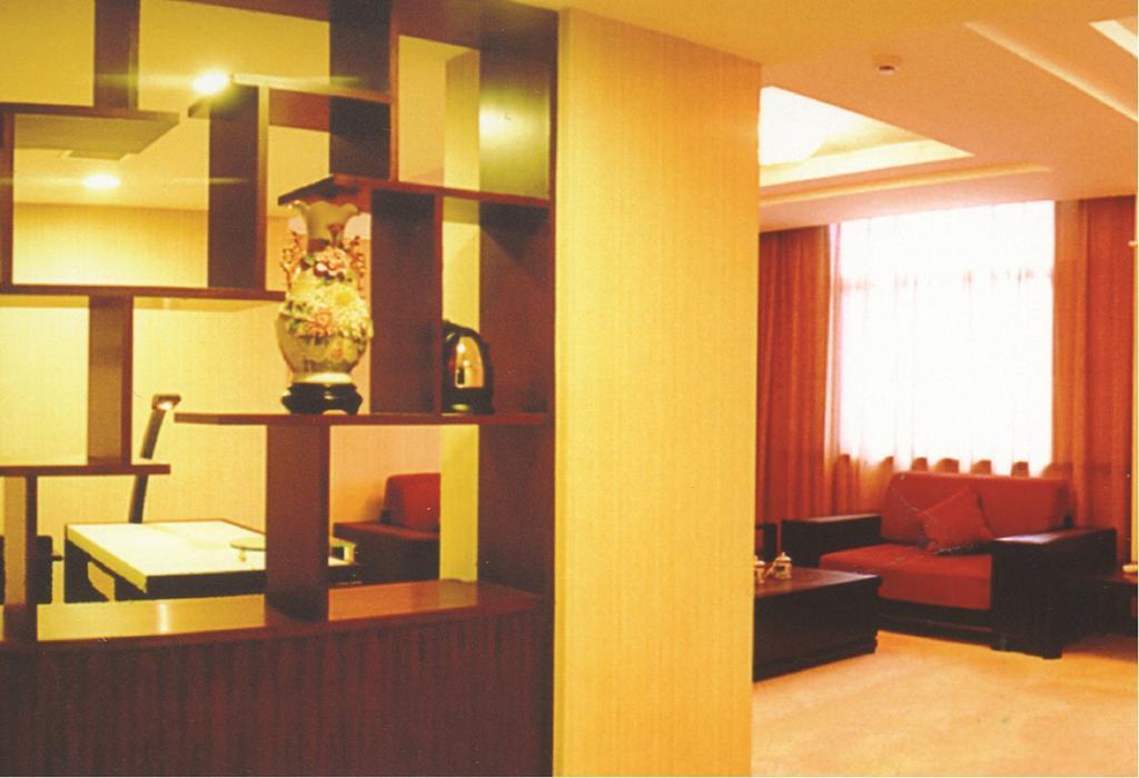 Datong Hongqi Grand Hotel Exterior foto